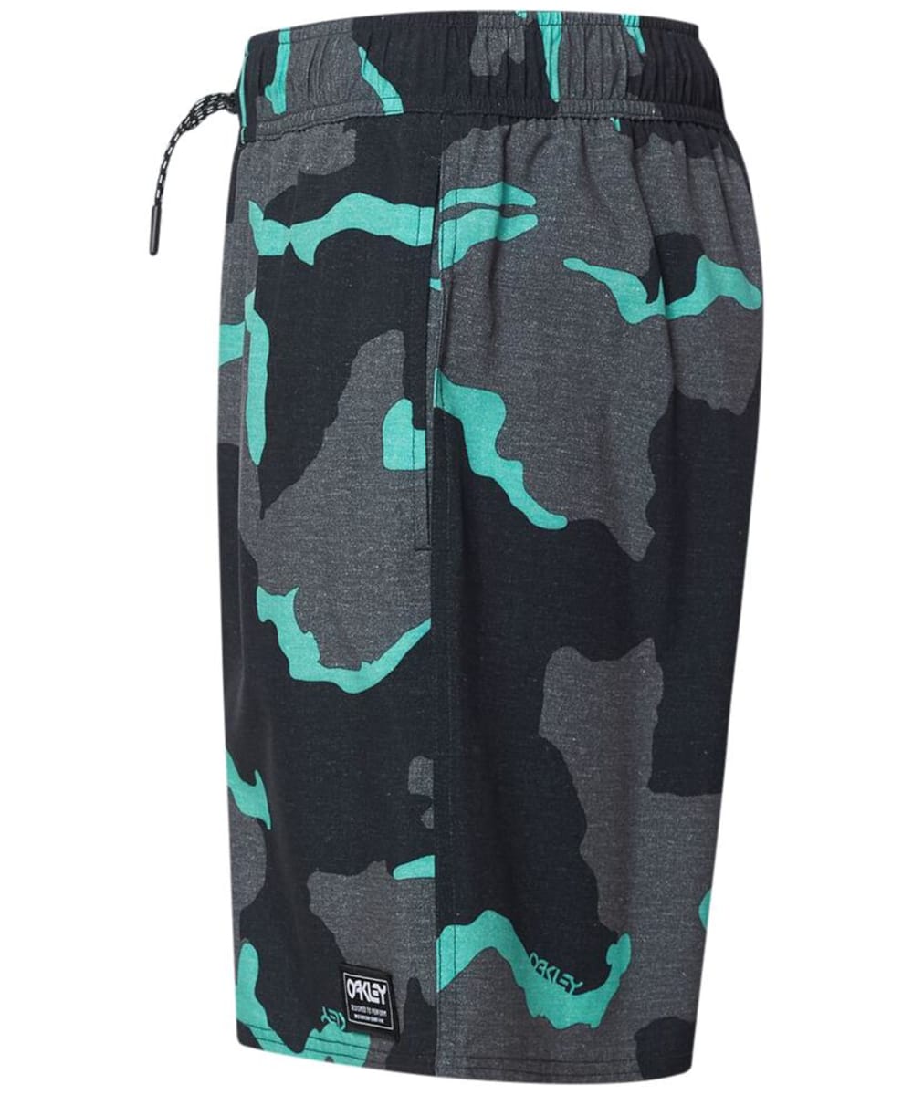 Oakley hot sale camo shorts