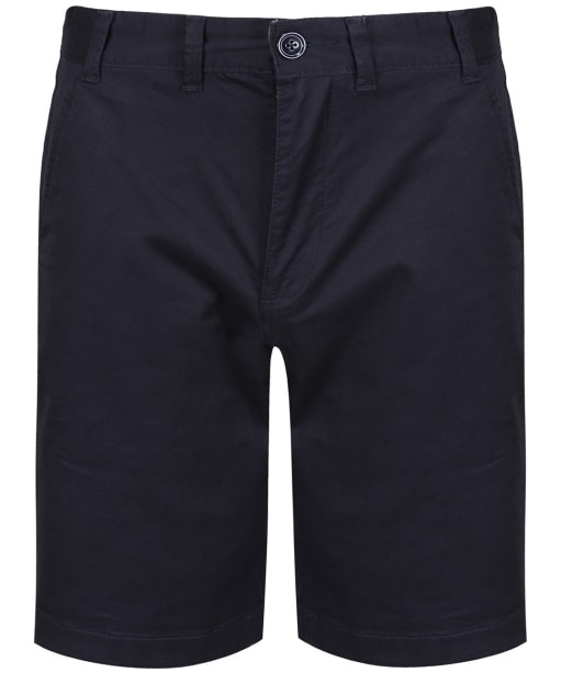 blundstone and shorts