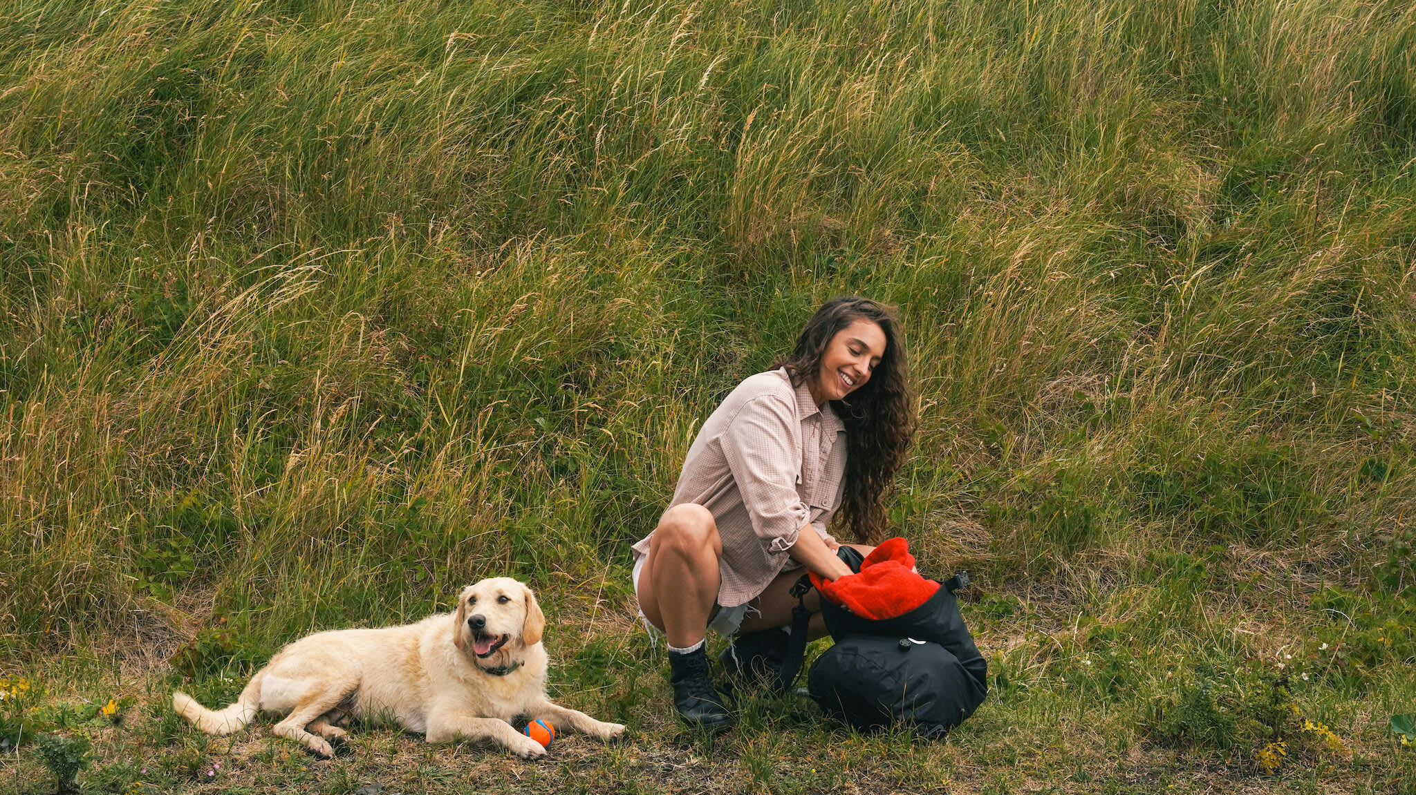 Dryrobe and compression travel bag - lifestyle image